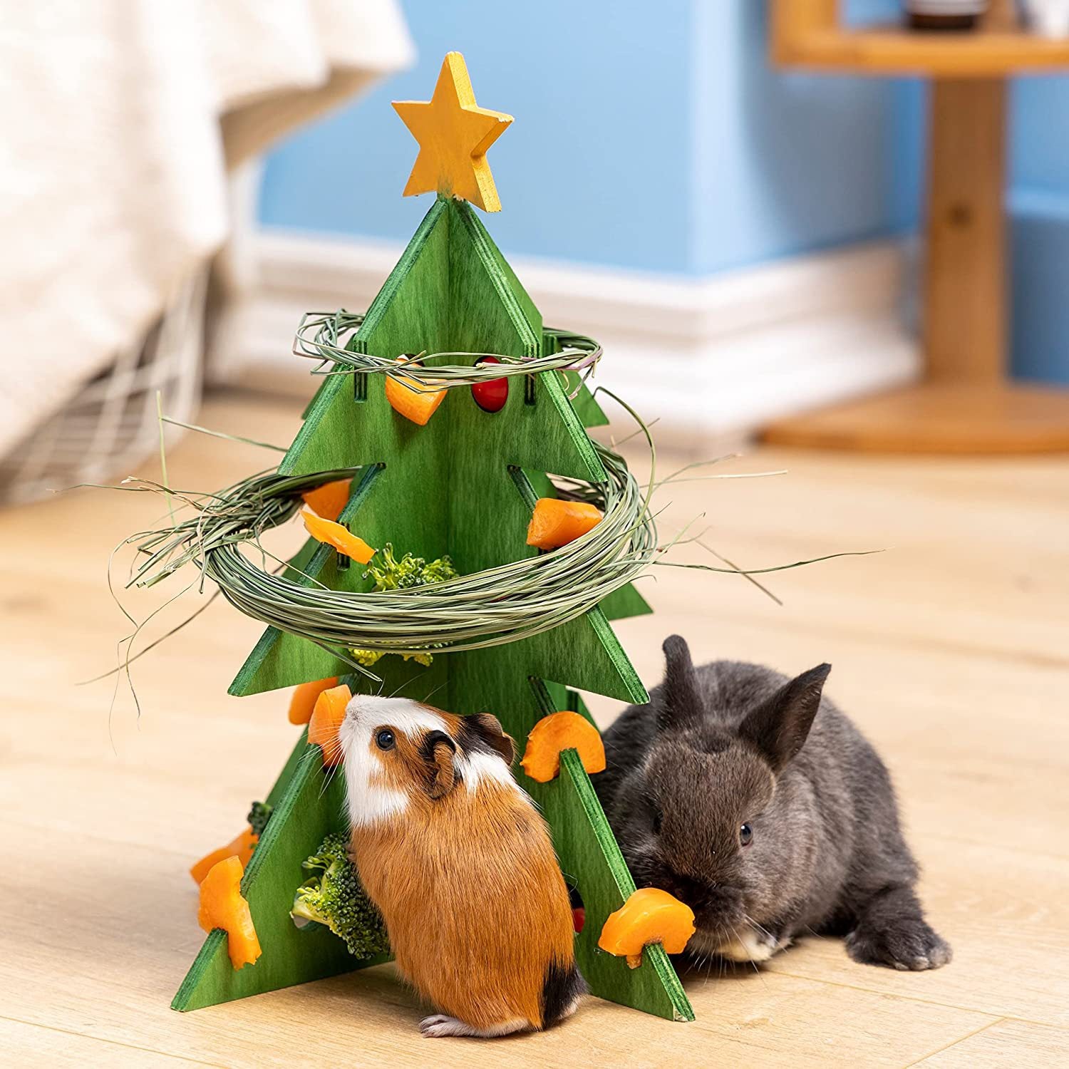 Christmas Tree Wooden Pet Feeder Vegetable Rack Puzzle Toy Habitat