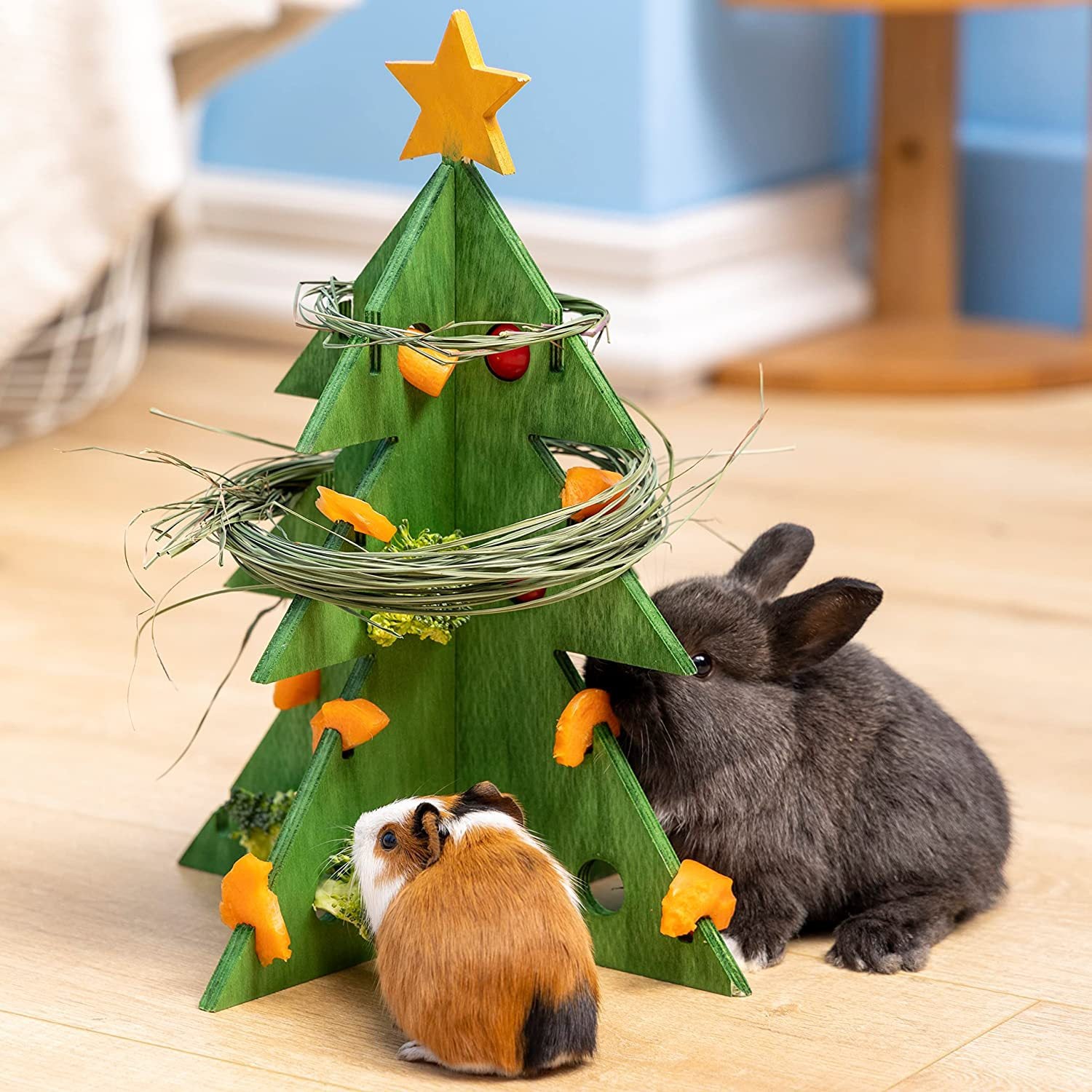 Christmas Tree Wooden Pet Feeder Vegetable Rack Puzzle Toy Habitat