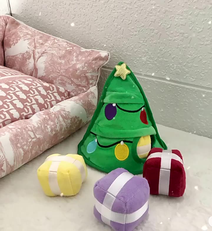 Cute Christmas Pet Sounding Food Dispensing Play Toys